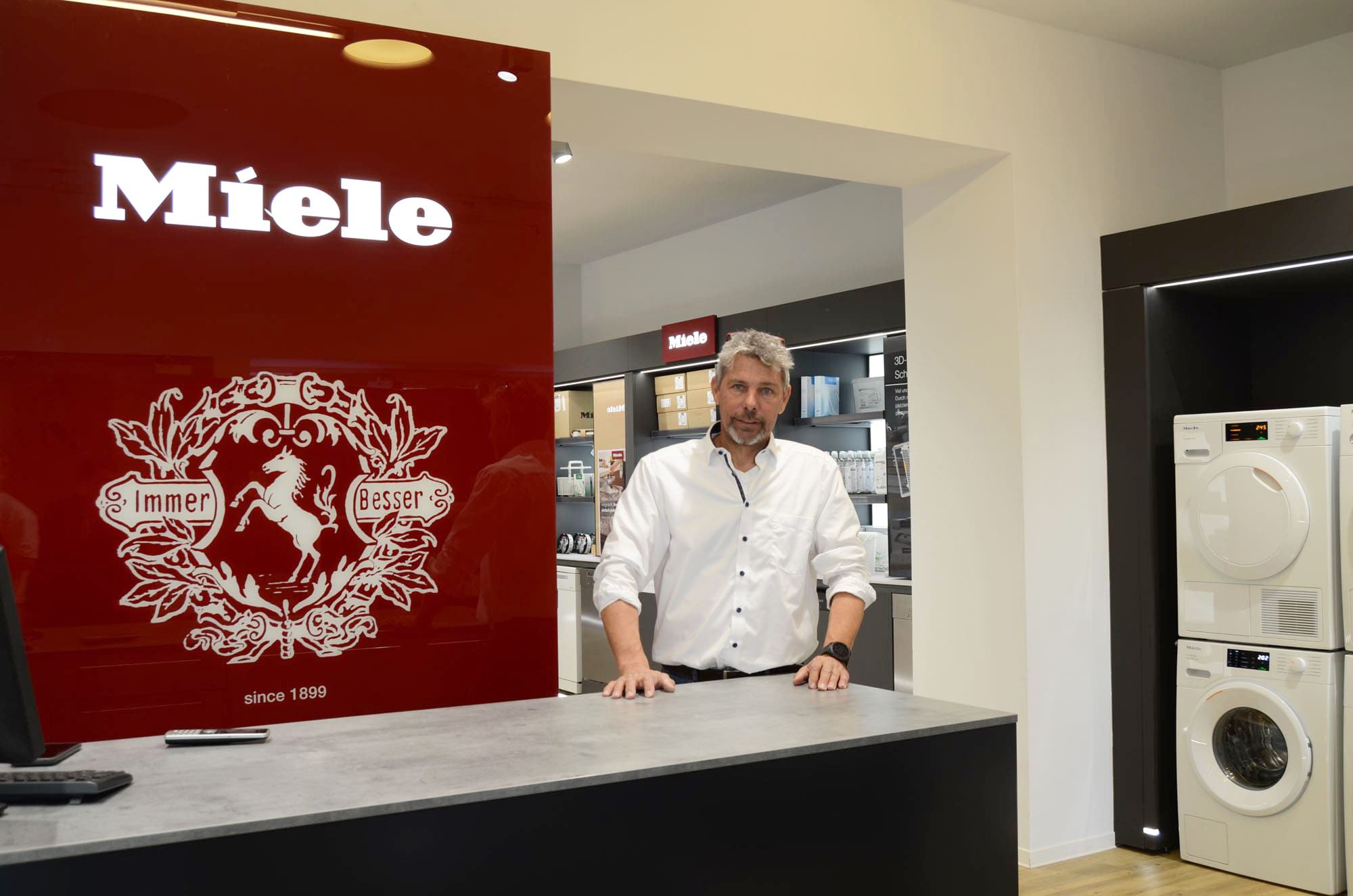 Kuechenwelt_Stenzel_Miele_Kueche_Schauraum_1_klein
